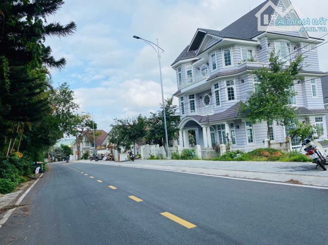 Bán đất 2 mặt tiền Khởi Nghĩa Bắc Sơn, Phường 10, Đà Lạt – View Dinh II - 1