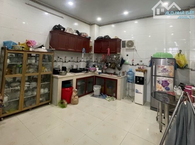 Bán nhà ngay Chợ Đệm Thế Lữ , Bình Chánh, đường 6m, 2 tầng, 7,5x18, nhỉnh 5 tỉ - 3