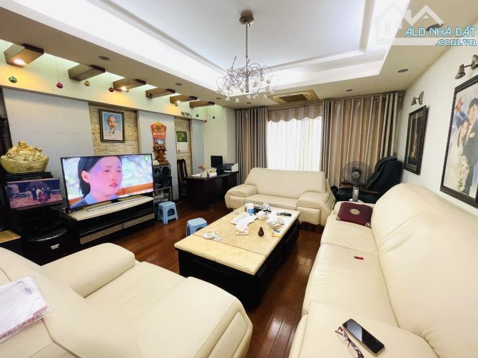 Bán Gấp ! Căn Hộ Chung Cư 57 Láng Hạ, 199m2, 4 Ngủ, View Thành Phố Giá 16,9 Tỷ - 1