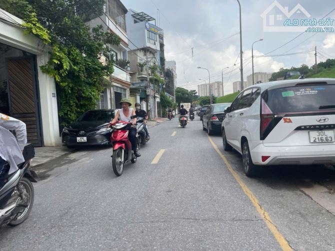 Bán 270m đất mặt đê Bát Khối đoạn đường rộng, phù hợp làm trụ sở, phòng khám, spa, gara ô - 1