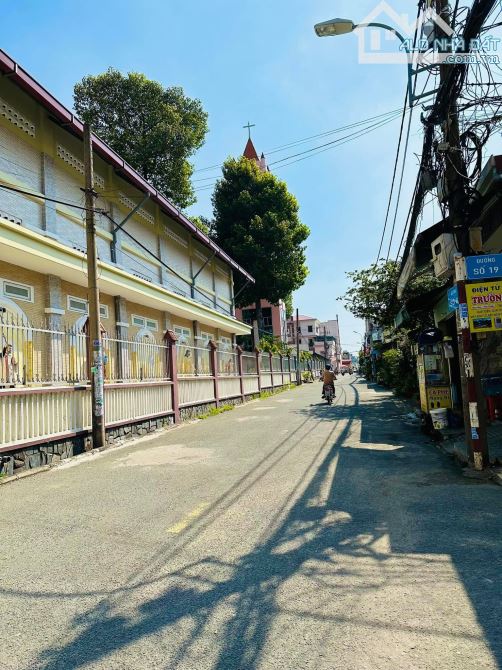P. Linh Đông, cạnh chợ Tam Hà, chủ 1 đời bán gấp nhà C4 100m2 chỉ 4.1 t.ỷ. - 1