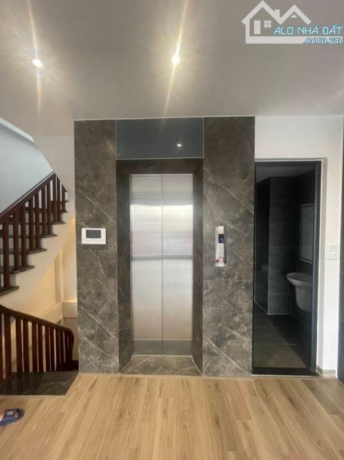 B.Á.N NHÀ Phúc Đồng-Long Biên 42m2x6Tầng Gara Ôtô.Giá Chào 11tỷ Nhỉnh - 1