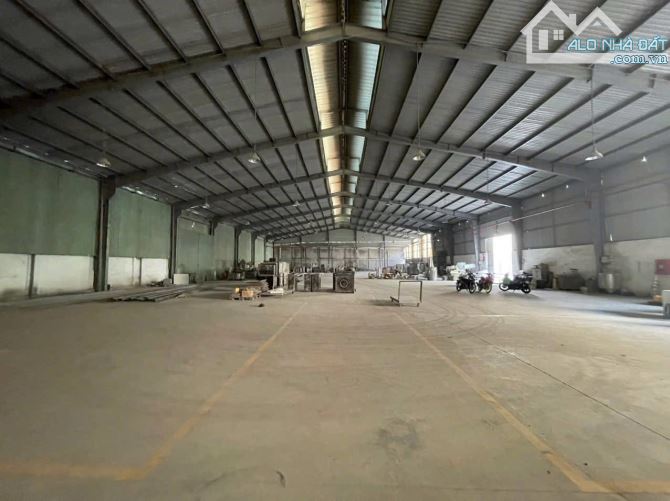 Cho thuê 1500m2 kho đẹp sẵn vp trong ccn ngọc sơn - 1