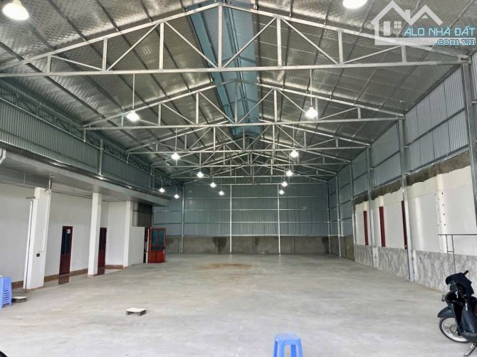 Cho thuê 600m2  kho đẹp mới dựng tại trường yên,vp đầy đủ - 1