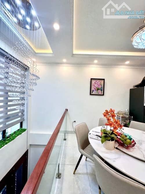 Bán nhà Bồ Đề , DT 32m2 ,MT 3.4m, Xây 6 Tầng, Giá 7.95 tỷ ,Full nội thất - Ô tô đỗ cửa - 16