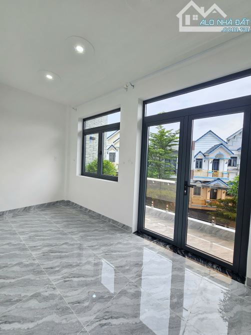 7Tỷ500__NHÀ HOÀN CÔNG__góc 2 Mặt Tiền__Full Nội Thất__TRỤC CHÍNH KDC gần chợ Phú Phong - 17
