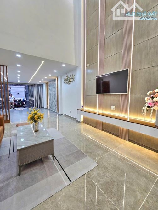 BÁN NHÀ ĐẸP NGAY QUANG TRUNG 50M2 HXH CHỈ NHỈNH 4TỶ MỚI - 2