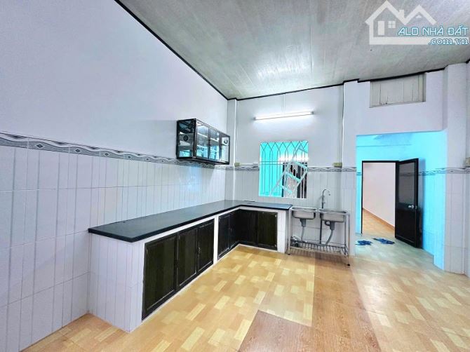 Rẻ nhất khu vực K300, bán nhà Nguyễn Thái Bình, P12, Tân Bình, 127m2, 2 tầng, nhỉnh 16 tỷ - 2