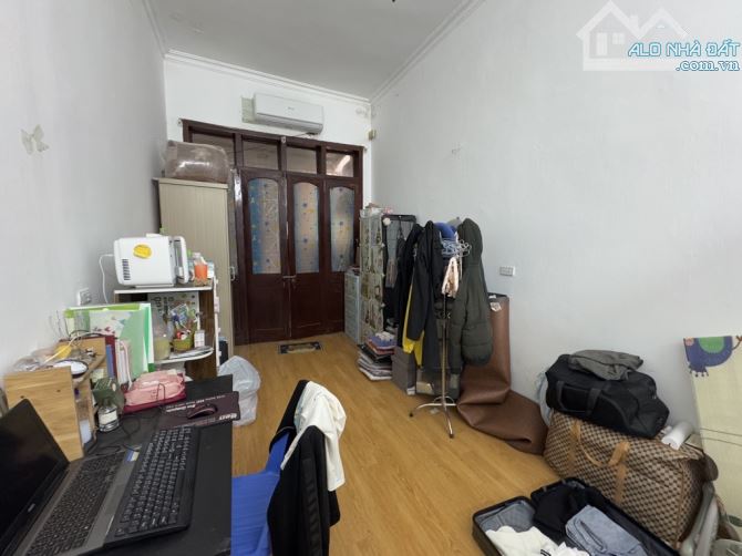 Bán nhà nguyễn chính 43m2 3 tầng còn mới – ô tô gần - giá 6.4 tỷ - 2