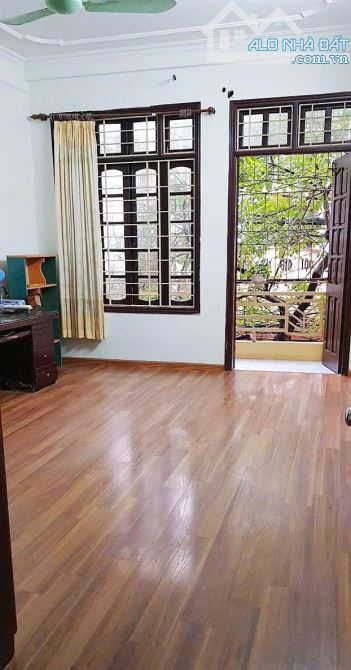 Bán nhà dân xây Cầu Giấy- 45m x 5T- gần phố- ngõ thông- nhỉnh 8 tỷ - 2