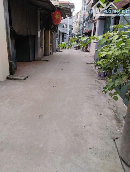 NGAY HÀ NỘI CÁCH  200M CÓ  LÔ ĐẤT GÓC 3 THOÁNG  GIẢM 1 TỶ   KIM THIỀU   PHÙ  KHÊ  DTG100M2 - 2