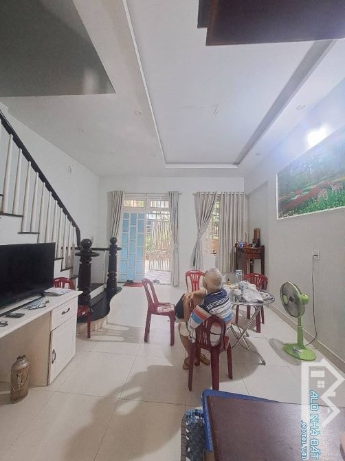 🌈NHÀ 3 TẦNG NGANG KHỦNG 6,5m Đ. THẠNH LỘC 37 PHƯỜNG THẠNH LỘC  QUẬN 12 CHỈ HƠN 5- DT 84m2 - 2