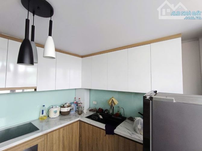 Bán nhà ngõ Thống Nhất - 31m2 - 10.6 tỷ - 2