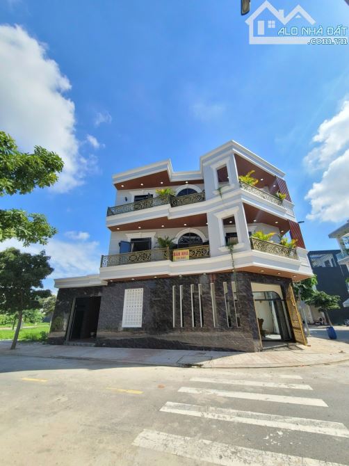 7,9Tỷ TL🔥Bán nhà Góc 2Mặt Tiền_101m2_2Lầu_Trục chính KDC Ngã 4 Bình Chuẩn_Tp.Thuận An - 2