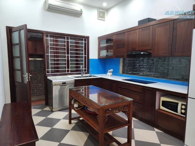 NHÀ BIỆT THỰ ĐẲNG CẤP - MÓNG 9 TẦNG - GARA Ô TÔ NGỦ TRONG NHÀ - HÀNG XÓM STARTLAKE - 2