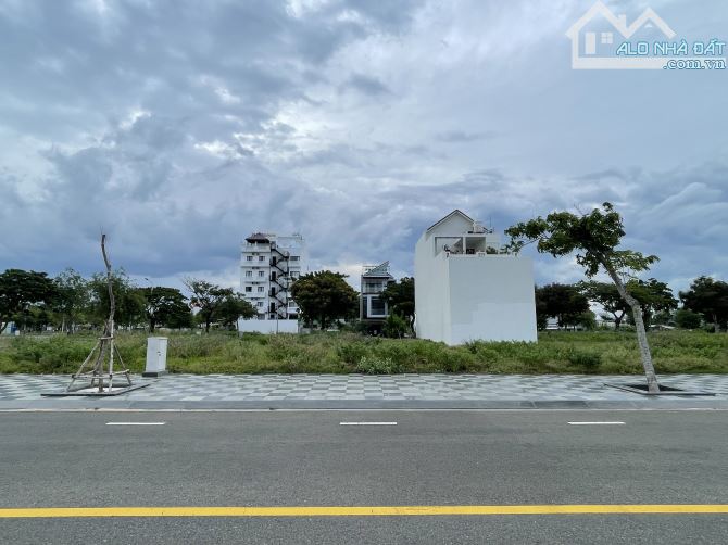 Bán lô E2-5x có view biển, khu Ocean Dunes, Cạnh đường xuống biển - 2