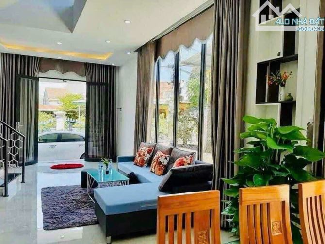 Bán nhà 3 tầng 2 diện đẹp hẻm ô tô thông đường Quang Trung - 2
