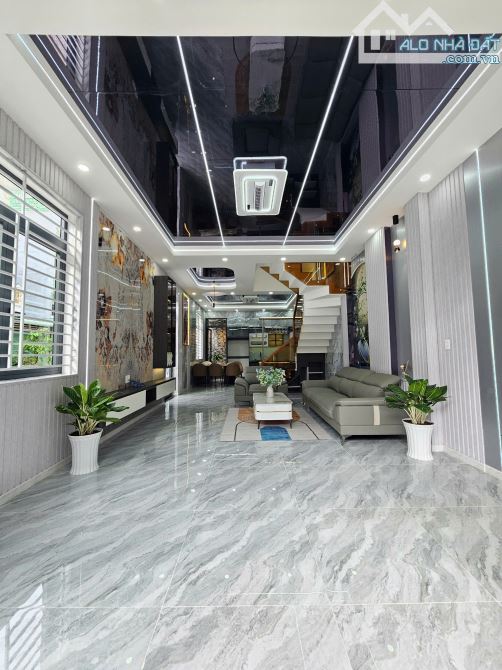 7Tỷ500__NHÀ HOÀN CÔNG__góc 2 Mặt Tiền__Full Nội Thất__TRỤC CHÍNH KDC gần chợ Phú Phong - 2