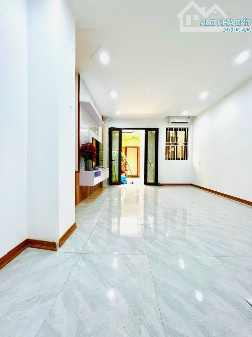 NHÀ TT - NHỈNH 4 TỶ - Ô TÔ KINH DOANH  -SPA -NAIL- 2 LỐI ĐI RIÊNG BIỆT-THOÁNG DT 60M2 4TỶ5 - 2