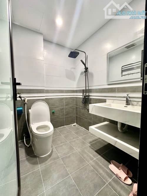 Bán nhà Bồ Đề , DT 32m2 ,MT 3.4m, Xây 6 Tầng, Giá 7.95 tỷ ,Full nội thất - Ô tô đỗ cửa - 2