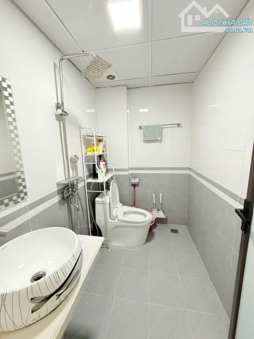 NHÀ HOÀNG HOA THÁM – 5 TẦNG Ở NGAY – GẦN CHỢ BƯỞI – 6,2 TỶ - 2