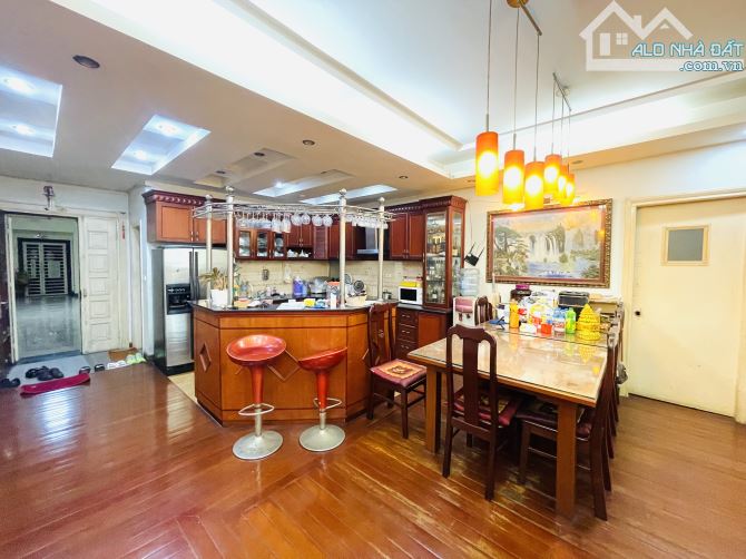Bán Gấp ! Căn Hộ Chung Cư 57 Láng Hạ, 199m2, 4 Ngủ, View Thành Phố Giá 16,9 Tỷ - 2