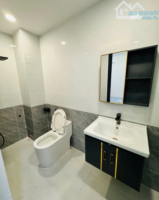 SỐC! Giảm Ngay 300 Triệu – Nhà VIP Trần Phú Q.5, 4 Tầng, Ôtô Đỗ Cửa – Chỉ 10.6 Tỷ! - 2
