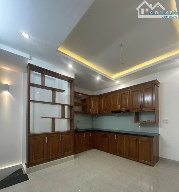 LINH ĐÀM - NHÀ MỚI- 6T-THANG MÁY- VF3 ĐỖ CỬA - 2