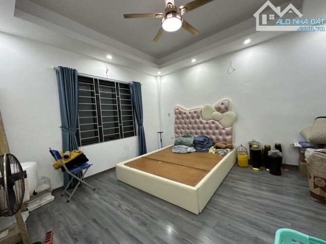 BÁN NHÀ Ỷ LA - HÀ ĐÔNG  - FULL NỘI THẤT - Ô TÔ ĐỖ GẦN - 31M X 5 TẦNG - GIÁ 5,7 TỶ. - 2