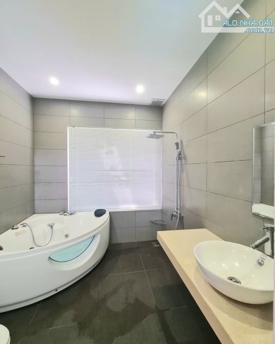 🌟🌟 HOT HOT CỰC PHẨM BIỆT THỰ 3 TẦNG ĐƯỜNG NGUYỄN VĂN LINH 🌟🌟 GIÁ 22,8 TỶ - 23