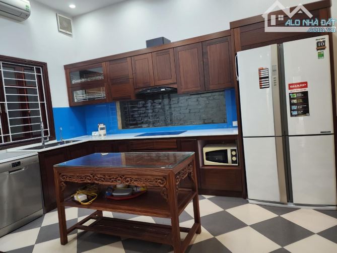 NHÀ BIỆT THỰ ĐẲNG CẤP - MÓNG 9 TẦNG - GARA Ô TÔ NGỦ TRONG NHÀ - HÀNG XÓM STARTLAKE - 3