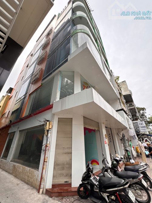 🏢 MẶT TIỀN NGUYỄN TRÃI Q.5 - NGUYÊN CĂN 7 LẦU 900m2 giá 3️⃣8️⃣0️⃣tr/th - 3