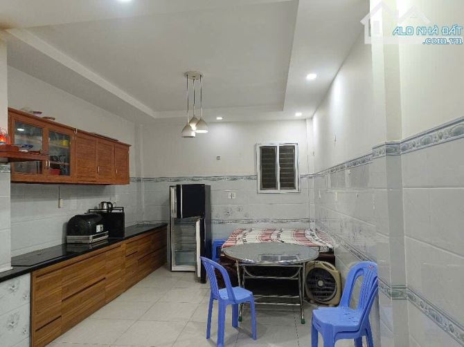 Nhà 3 tầng, Đường số 37, Q7. DT 86m2, ngang 4m, 5PN. Nhỉnh 8 tỷ - 3