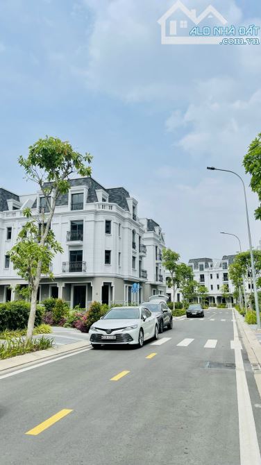 Bán Nhà Biệt thự liền kề, dt 6 x 22m, 1 trệt 2 Lầu, Almelie Vila  Mỹ Hưng, Nhà Bè, giá 12 - 3