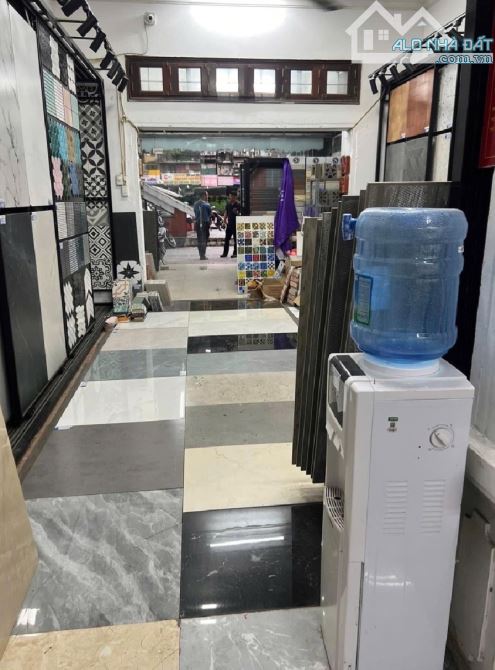 53.5 Tỷ Mặt Phố khuất Duy Tiến/ 128/135 M2 - 3
