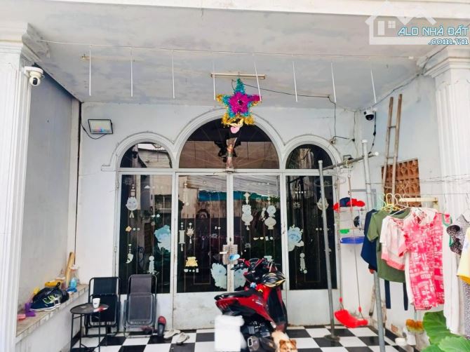 P. Linh Đông, cạnh chợ Tam Hà, chủ 1 đời bán gấp nhà C4 100m2 chỉ 4.1 t.ỷ. - 3