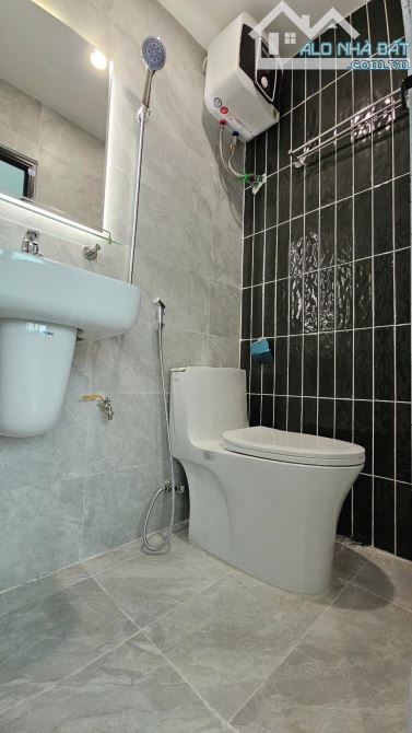 Bán toà CCMN Mễ Trì 56 m²x 7 tầng - thang máy - full NT - chỉ 13,6 tỷ. - 3