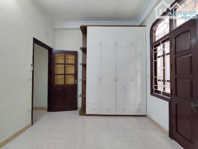 Bán nhà nguyễn chính 43m2 3 tầng mt 4.5m còn mới – ô tô 15m - giá 7.6 tỷ - 4