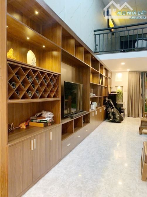 Hiếm, Nhà Ngô Quyền Q10, 82m², MT 5m, vuông A4, giếng trời, thang máy, gần Chợ Rẫy. 32.8tỷ - 4