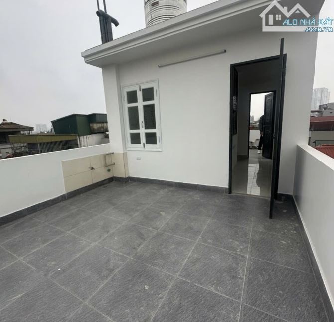 LINH ĐÀM - NHÀ MỚI- 6T-THANG MÁY- VF3 ĐỖ CỬA - 4