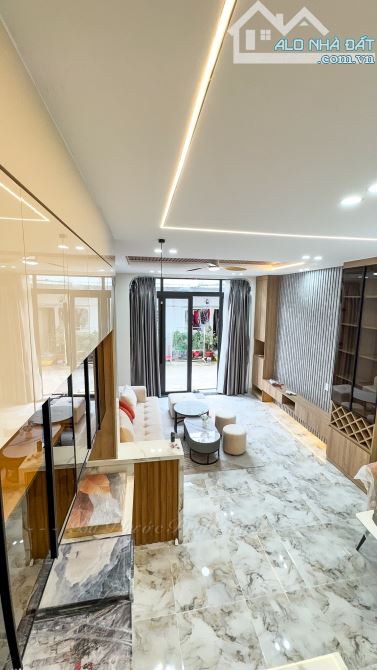 NHÀ ĐẸP KẾ SIÊU THỊ MEGA NGUYỄN VĂN LINH TP CẦN THƠ - 4