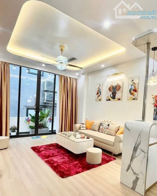 BÁN SIÊU PHẨM TRUNG LIỆT - Q. ĐỐNG ĐA - PHÂN LÔ - GARA Ô TÔ -- TIỆN ÍCH NGẬP TRÀN - THOÁNG - 5