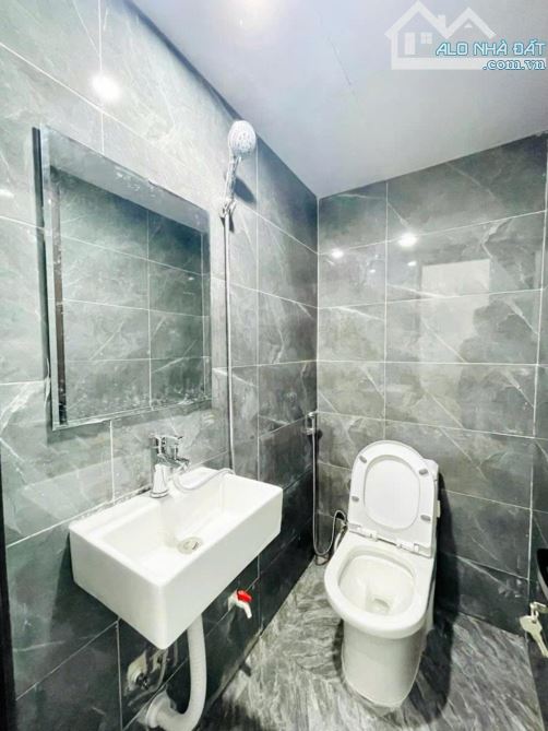 NHÀ MẶT PHỐ PHAN PHÙ TIÊN-CÁT LINH-ĐỐNG ĐA-DT 15/20M-5T-KD-GIÁ CHỈ 8 TỶ - 5