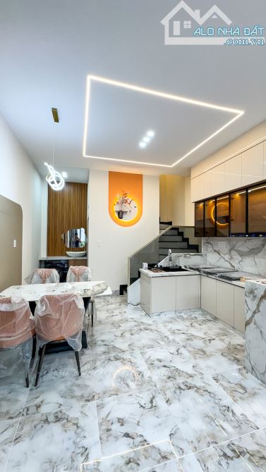 NHÀ ĐẸP KẾ SIÊU THỊ MEGA NGUYỄN VĂN LINH TP CẦN THƠ - 5