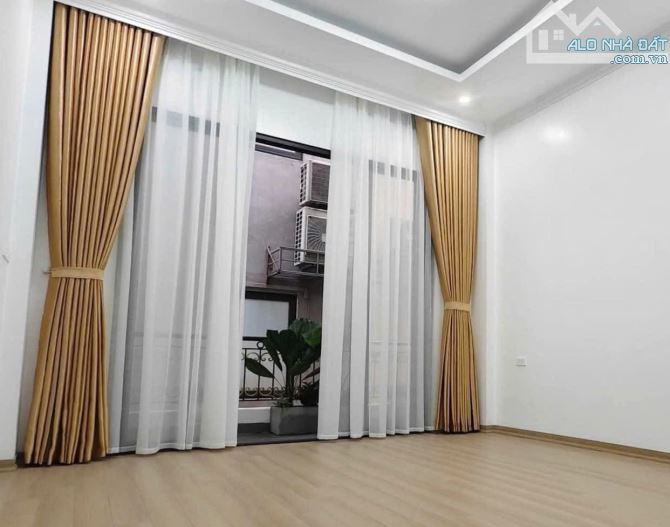 BÁN SIÊU PHẨM TRUNG LIỆT - Q. ĐỐNG ĐA - PHÂN LÔ - GARA Ô TÔ -- TIỆN ÍCH NGẬP TRÀN - THOÁNG - 6