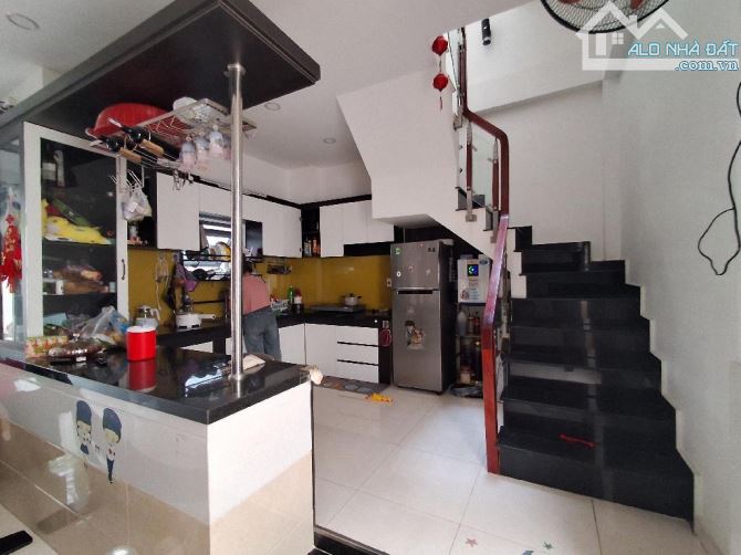 Nhà đẹp 92m2 ngang 8.1m, 3 tầng, oto ngủ trong nhà - 6