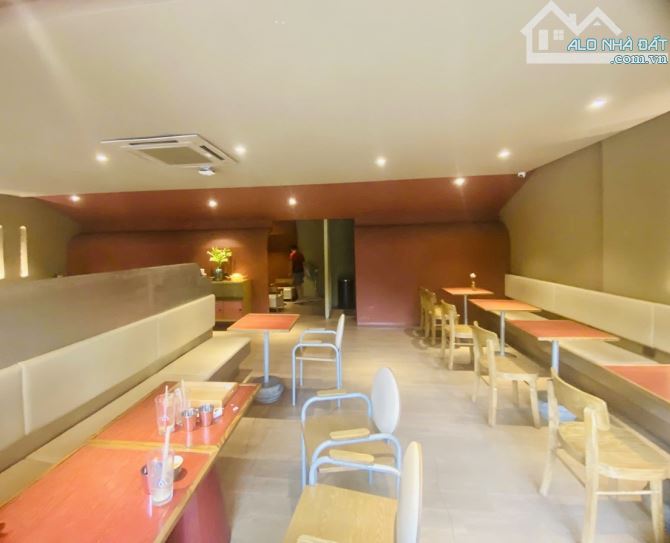 Bán nhà mặt phố cổ hiếm có phố Phùng Hưng-phường Hàng Mã -Quận Hoàn Kiếm