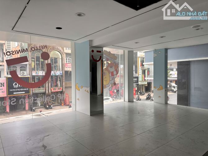 🏢 MẶT TIỀN NGUYỄN TRÃI Q.5 - NGUYÊN CĂN 7 LẦU 900m2 giá 3️⃣8️⃣0️⃣tr/th - 7