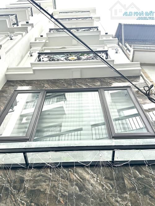 Bán nhà Bồ Đề , DT 32m2 ,MT 3.4m, Xây 6 Tầng, Giá 7.95 tỷ ,Full nội thất - Ô tô đỗ cửa - 7