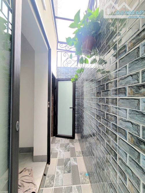 Nhà Phố Hồ Sen Xây Độc Lập Ô Tô Đỗ Cửa - 9